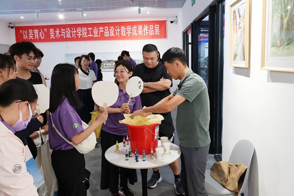 两岸一家骑行团3_副本.jpg