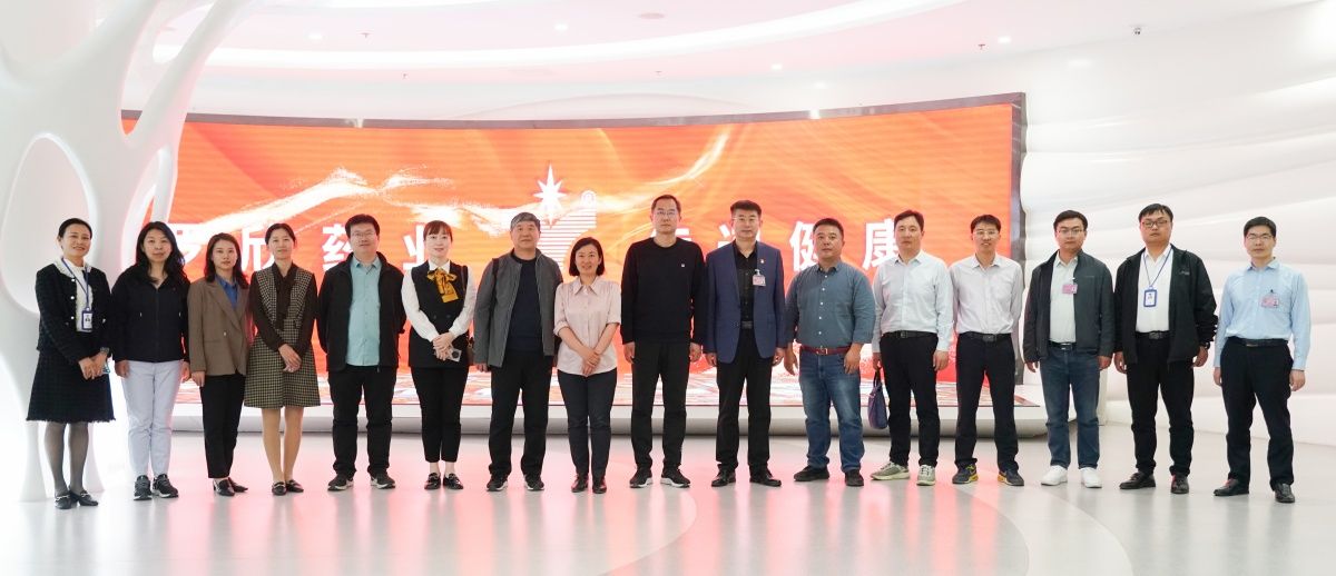 企业参观座谈1_副本.jpg